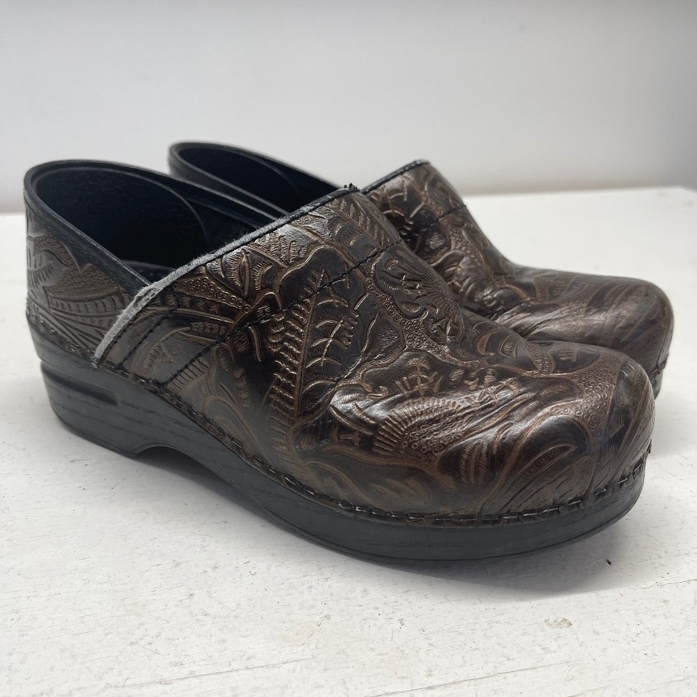Dansko Women’s 5.5-6 36 Brown Floral Embossed Tooled Slip On Professional Clogs